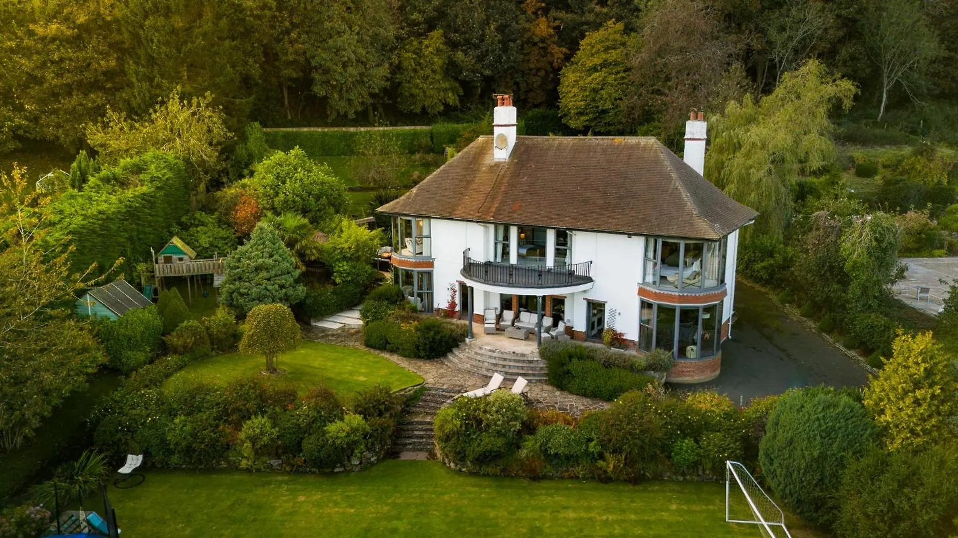 Hawkwood Court - With Hot Tub, Cinema, Gym, Games Room & Outdoor Kitchen Scarborough